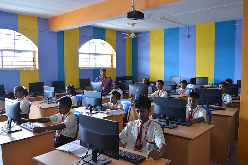 computer-lab-samuel-institution-school